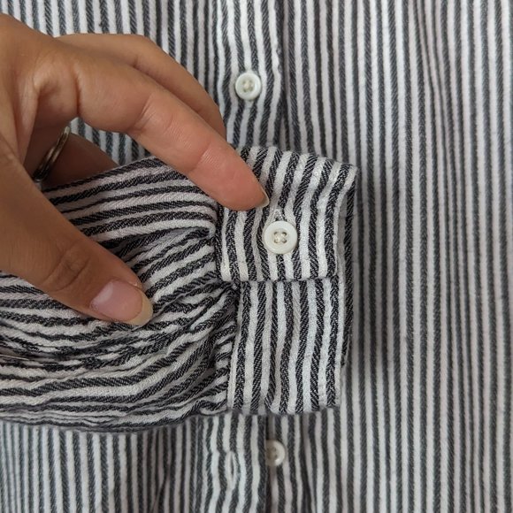 Anthropologie Cloth & Stone Pinstripe Button Down Size Extra Small - Picture 5 of 12
